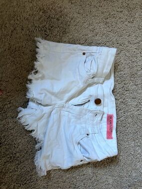 Blank NYC White Distressed Frayed Hem Denim Shorts size 8 kids
